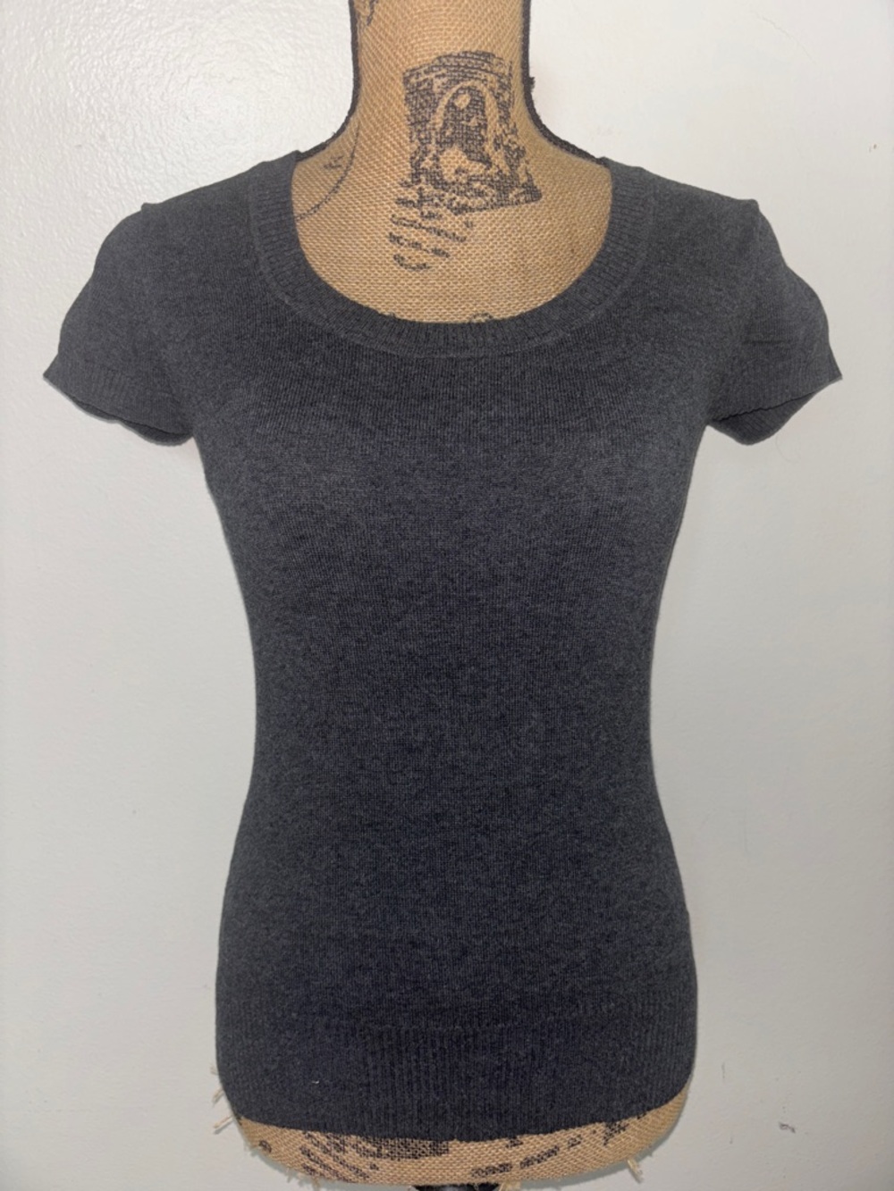 Derek Heart Sz S Charcoal Short Sleeve Scoop Neck Sweater